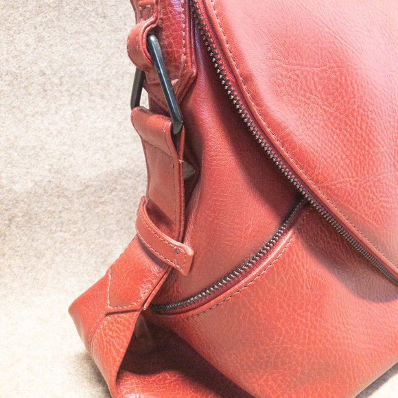 Red Matt & Nat Vegan Purse - Picture 3 of 8